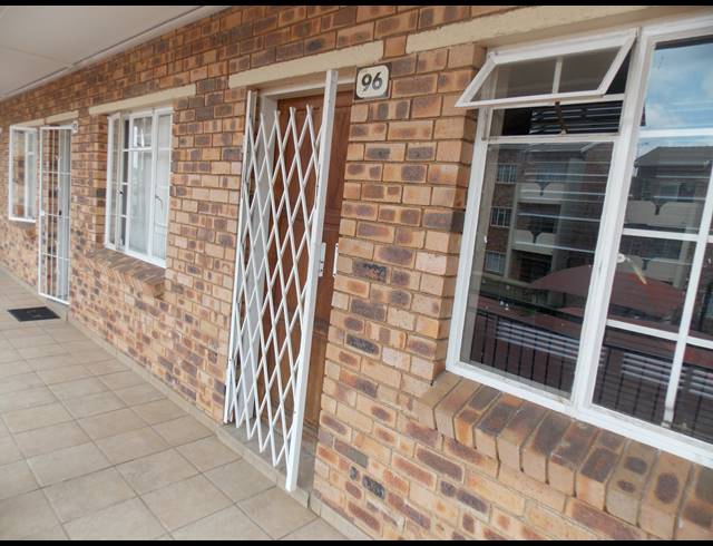 2 bed property for sale in COMET